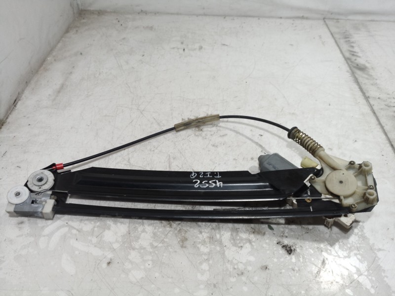 Recambio de elevalunas trasero izquierdo para bmw serie 5 berlina (e39) 530d exclusive referencia OEM IAM 8252429 8252429 825242