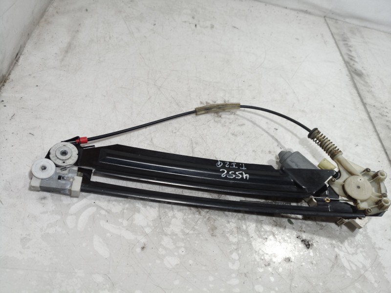 Recambio de elevalunas trasero izquierdo para bmw serie 5 berlina (e39) 530d exclusive referencia OEM IAM 8252429 8252429 825242