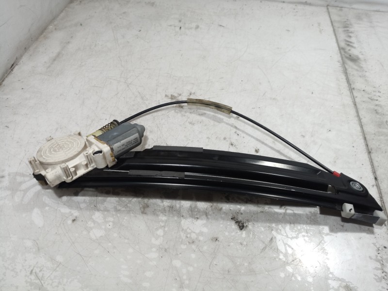 Recambio de elevalunas trasero izquierdo para bmw serie 5 berlina (e39) 530d exclusive referencia OEM IAM 8252429 8252429 825242