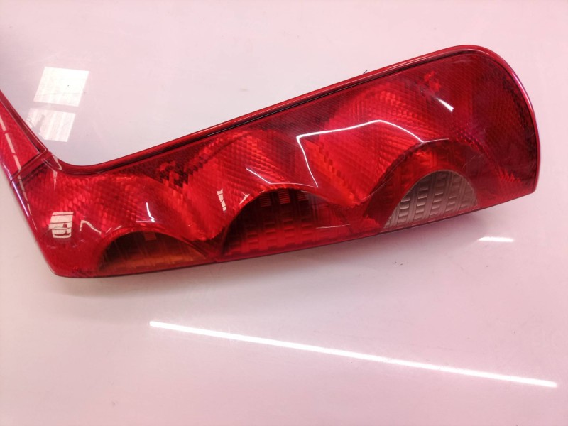 Recambio de piloto trasero derecho para nissan note (e11e) acenta referencia OEM IAM 22016752 22016752 22016752