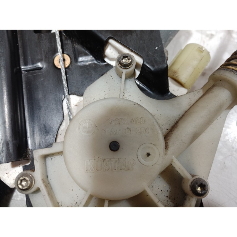 Recambio de elevalunas trasero izquierdo para bmw serie 5 berlina (e39) 530d exclusive referencia OEM IAM 8252429 8252429 825242
