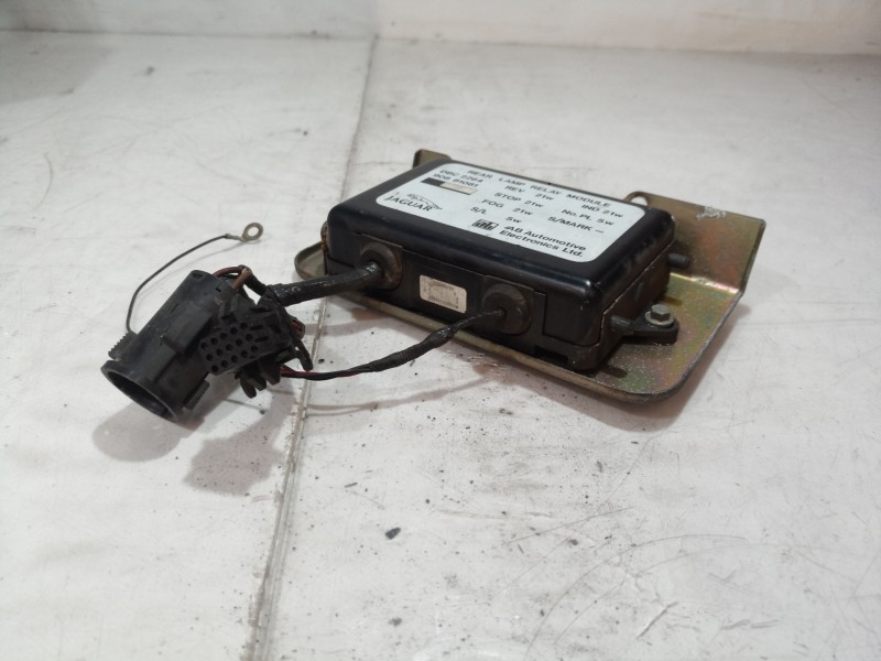 Recambio de modulo electronico para jaguar xj6/12 3.6 daimler / kat referencia OEM IAM 90881081 90881081 90881081