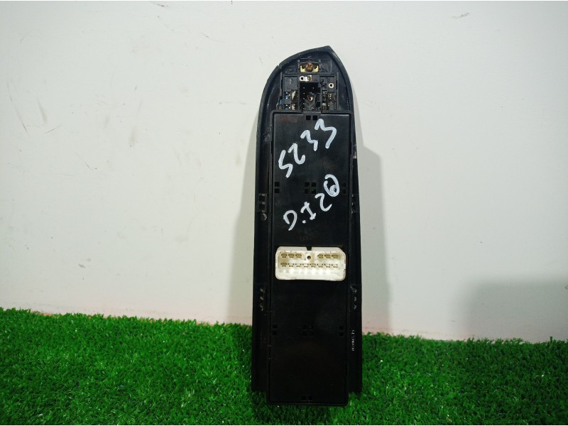 Recambio de mando elevalunas delantero izquierdo para hyundai trajet (fo) 2.0 gls referencia OEM IAM 621W02250 621W02250 621W022