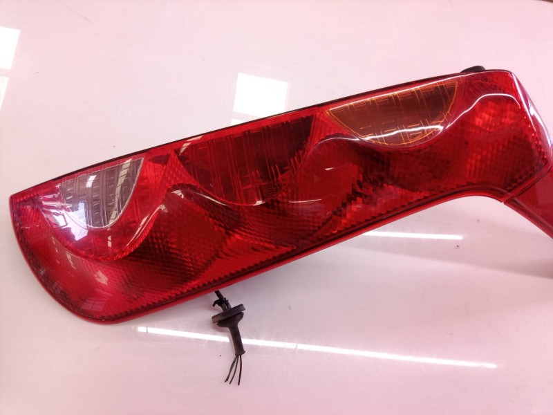 Recambio de piloto trasero derecho para nissan note (e11e) acenta referencia OEM IAM 22016752 22016752 22016752