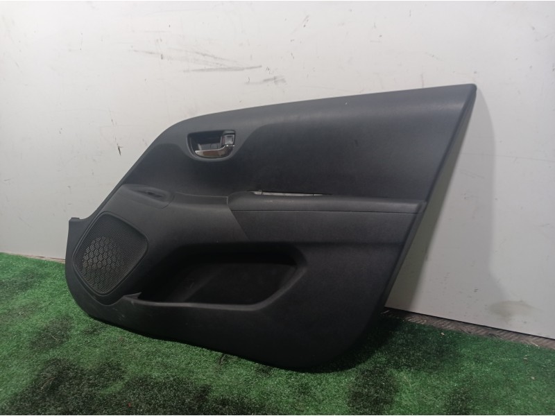 Recambio de guarnecido puerta delantera derecha para peugeot 108 active referencia OEM IAM 676100H180 676100H180 676100H180