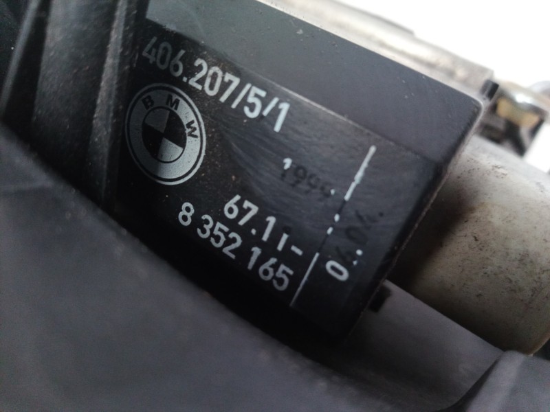 Recambio de cerradura puerta delantera derecha para bmw serie 5 berlina (e39) 530d referencia OEM IAM 8352165 8352165 8352165