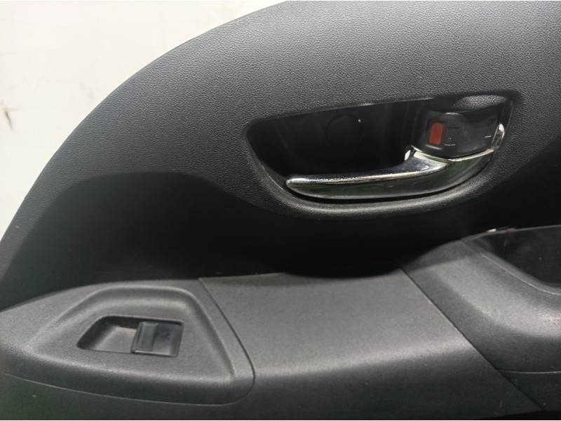 Recambio de guarnecido puerta delantera derecha para peugeot 108 active referencia OEM IAM 676100H180 676100H180 676100H180