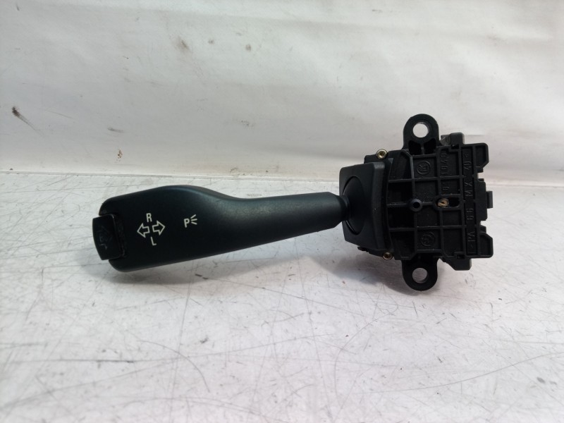 Recambio de mando intermitentes para bmw serie 5 berlina (e39) 530d exclusive referencia OEM IAM 8363668 8363668 8363668