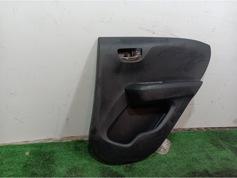 Recambio de guarnecido puerta trasera derecha para peugeot 108 active referencia OEM IAM 677870H020 677870H020 677870H020