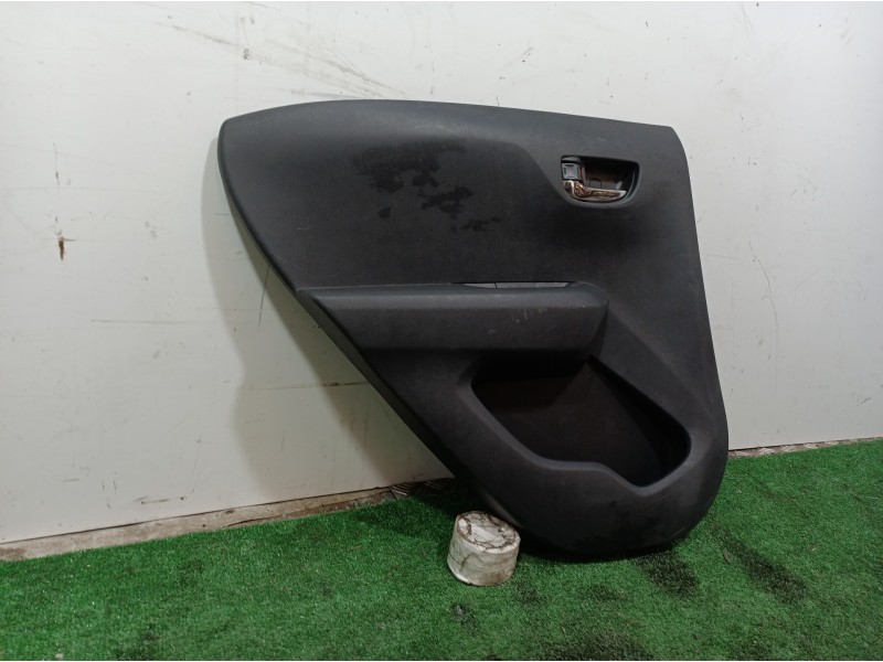 Recambio de guarnecido puerta trasera izquierda para peugeot 108 active referencia OEM IAM 677880H020 677880H020 677880H020