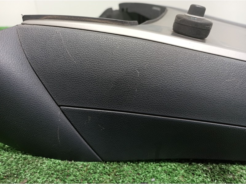 Recambio de consola central tras. para bmw serie 1 berlina (e81/e87) 118d referencia OEM IAM 51167078564 51167078564 7143597