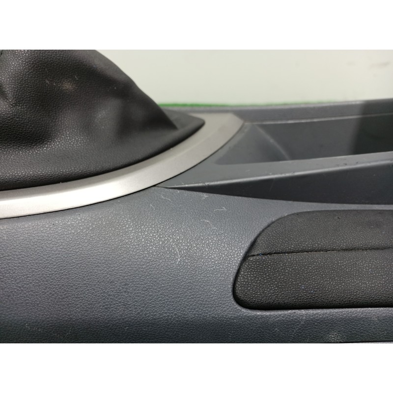 Recambio de consola central tras. para bmw serie 1 berlina (e81/e87) 118d referencia OEM IAM 51167078564 51167078564 7143597