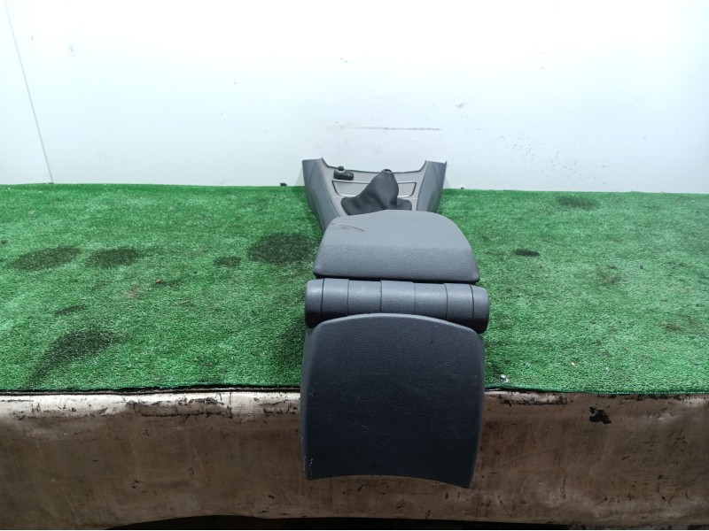 Recambio de consola central tras. para bmw serie 1 berlina (e81/e87) 118d referencia OEM IAM 51167078564 51167078564 7143597