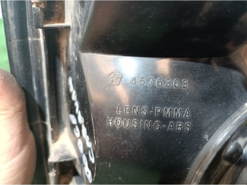 Recambio de piloto trasero izquierdo para dodge caravan referencia OEM IAM 4576363 4576363 4576363