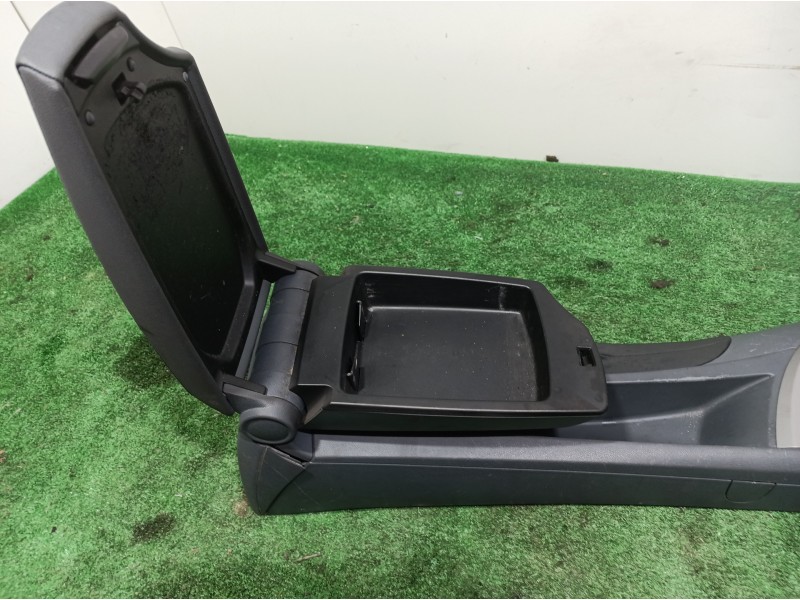 Recambio de consola central tras. para bmw serie 1 berlina (e81/e87) 118d referencia OEM IAM 51167078564 51167078564 7143597