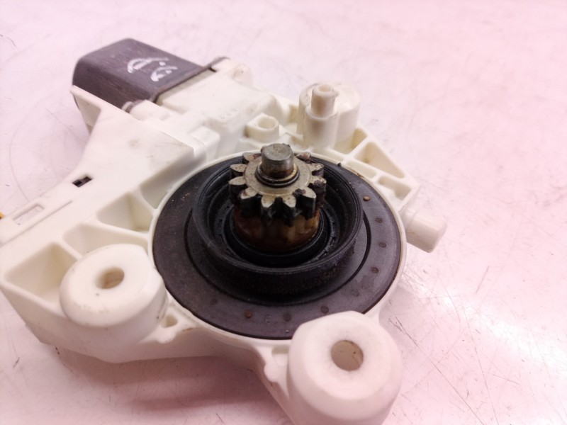 Recambio de motor elevalunas delantero derecho para ford focus berlina (cap) trend referencia OEM IAM 0130822216 0130822216 0130