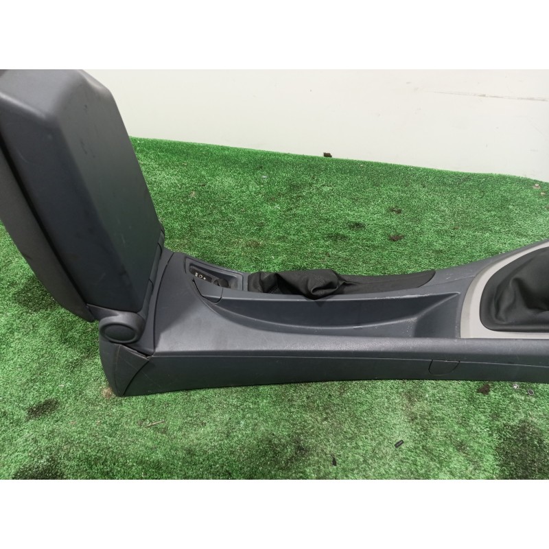 Recambio de consola central tras. para bmw serie 1 berlina (e81/e87) 118d referencia OEM IAM 51167078564 51167078564 7143597