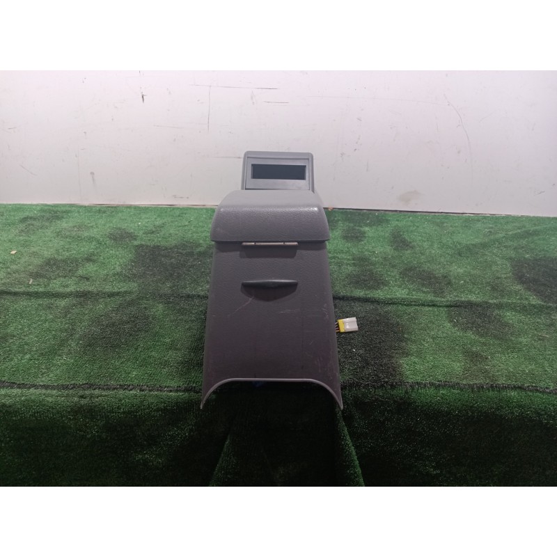 Recambio de consola central tras. para nissan terrano/terrano.ii (r20) sport referencia OEM IAM 969103F900 969103F900 969107F700