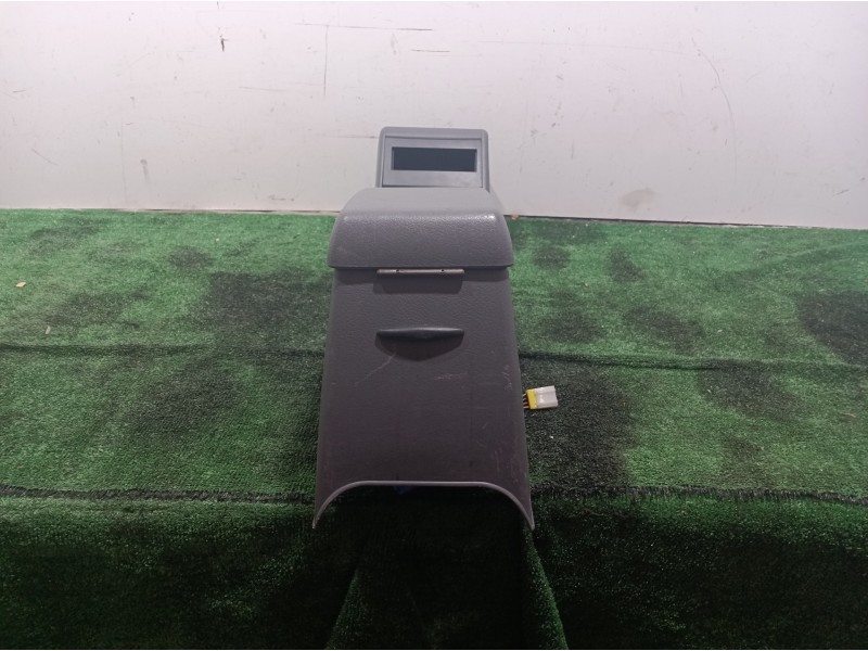 Recambio de consola central tras. para nissan terrano/terrano.ii (r20) sport referencia OEM IAM 969103F900 969103F900 969107F700