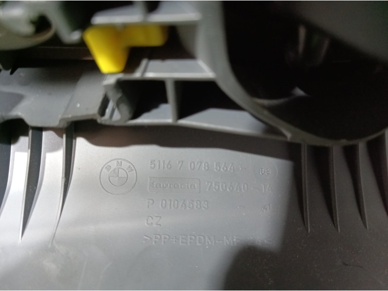 Recambio de consola central tras. para bmw serie 1 berlina (e81/e87) 118d referencia OEM IAM 51167078564 51167078564 7143597