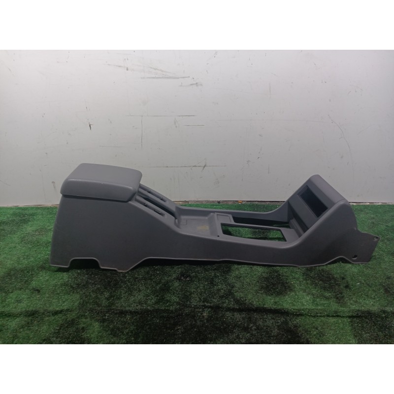 Recambio de consola central tras. para nissan terrano/terrano.ii (r20) sport referencia OEM IAM 969103F900 969103F900 969107F700