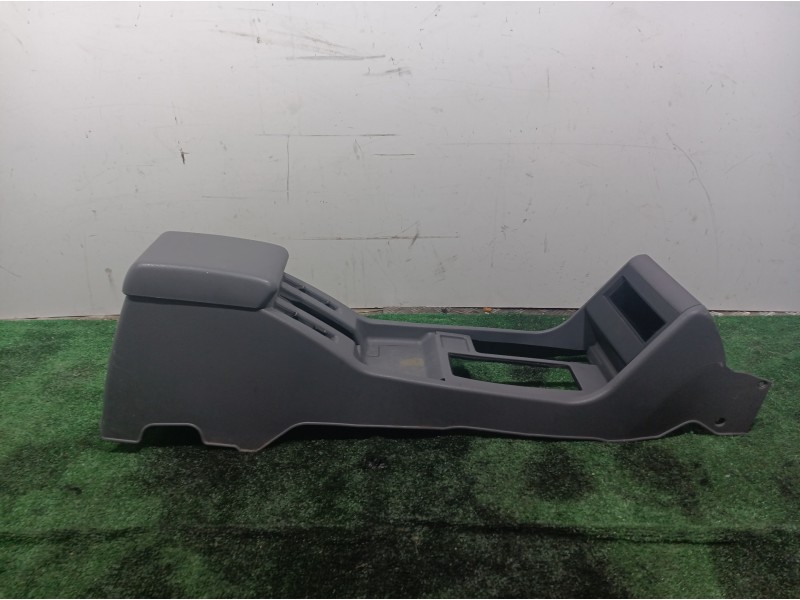 Recambio de consola central tras. para nissan terrano/terrano.ii (r20) sport referencia OEM IAM 969103F900 969103F900 969107F700