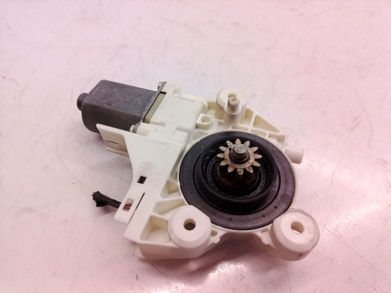 Recambio de motor elevalunas delantero derecho para ford focus berlina (cap) ambiente (d) referencia OEM IAM 0130822216 01308222