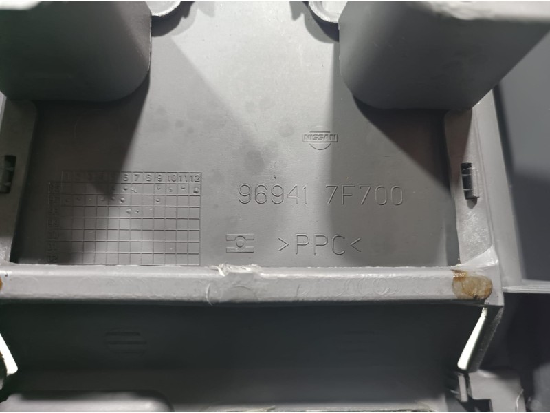 Recambio de consola central tras. para nissan terrano/terrano.ii (r20) sport referencia OEM IAM 969103F900 969103F900 969107F700