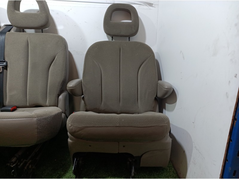 Recambio de juego asientos completo para chrysler voyager (rg) 2.5 crd grand voyager limited referencia OEM IAM   