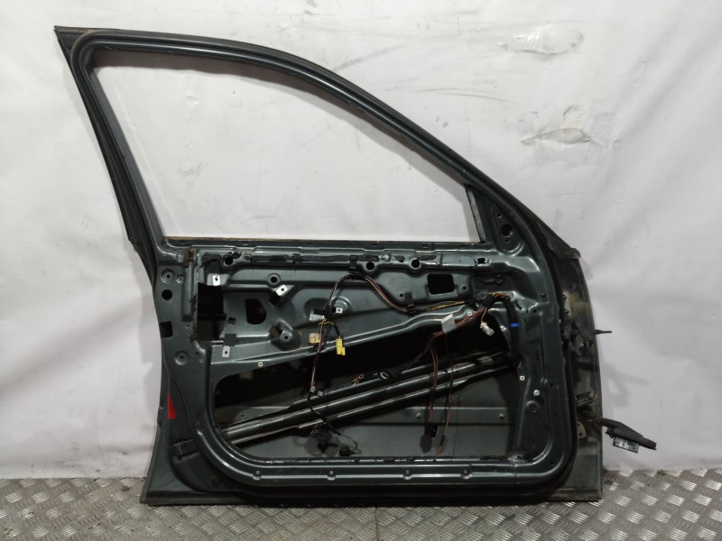 Recambio de puerta delantera izquierda para bmw serie 5 berlina (e39) 530d exclusive referencia OEM IAM   