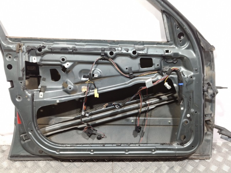 Recambio de puerta delantera izquierda para bmw serie 5 berlina (e39) 530d exclusive referencia OEM IAM   