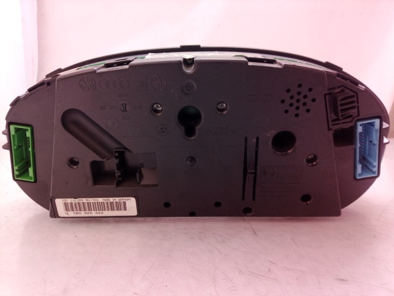 Recambio de cuadro instrumentos para volkswagen passat variant (3b5) v6 highline syncro / 4motion referencia OEM IAM 88311245 88