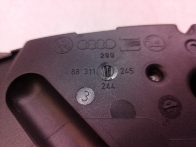 Recambio de cuadro instrumentos para volkswagen passat variant (3b5) v6 highline syncro / 4motion referencia OEM IAM 88311245 88