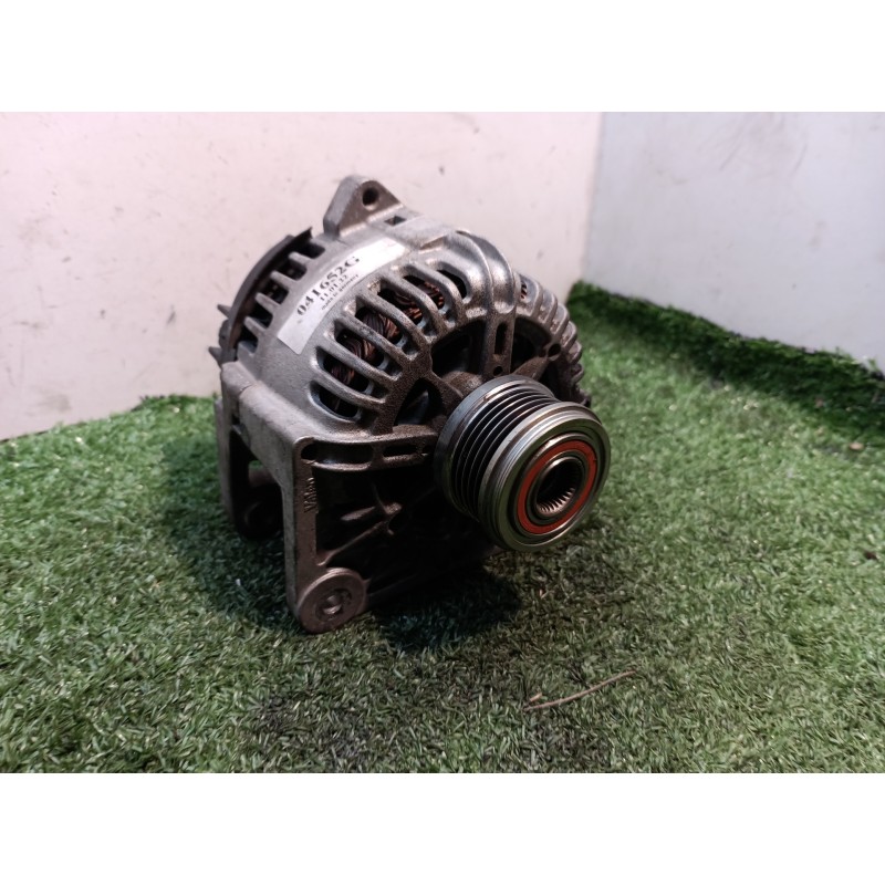 Recambio de alternador para renault clio ii fase ii (b/cb0) 1.5 dci diesel referencia OEM IAM   
