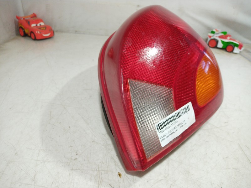 Recambio de piloto trasero derecho para ford fiesta berlina referencia OEM IAM 96FG13N004 96FG13N004 96FG13N004