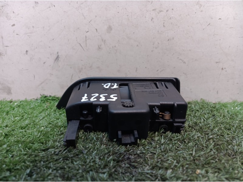 Recambio de cenicero para volkswagen passat berlina (3c2) advance referencia OEM IAM 3C4857302 3C4857302 3C4857302