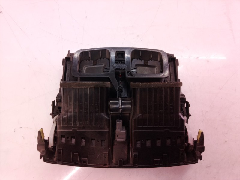 Recambio de aireador para toyota auris luna referencia OEM IAM 5567012420 5567012420 5567012420