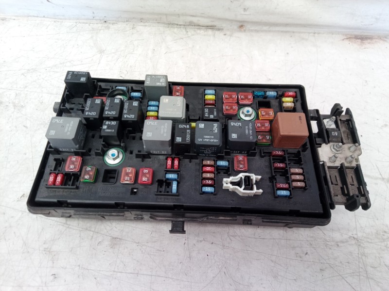 Recambio de caja reles / fusibles para opel insignia sports tourer cosmo referencia OEM IAM 544949969 544949969 544949969