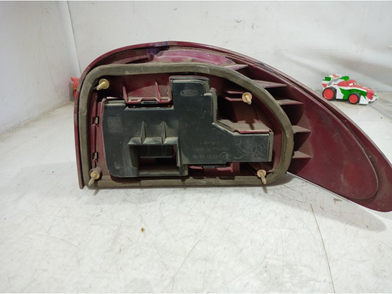 Recambio de piloto trasero izquierdo para ford mondeo berlina (gd) referencia OEM IAM 93BG13N004 93BG13N004 93BG13N004