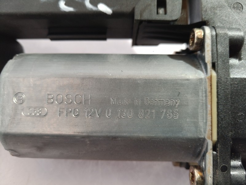 Recambio de motor elevalunas delantero izquierdo para audi a4 berlina (8e) referencia OEM IAM 8E1959801 8E1959801 8E1959801