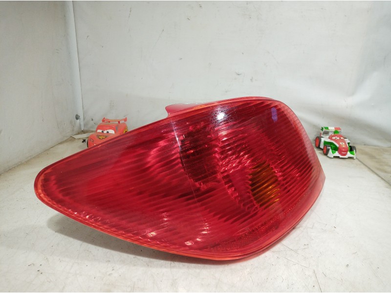 Recambio de piloto trasero izquierdo para peugeot 307 berlina (s2) d-sign referencia OEM IAM 89023238 89023238 89023238