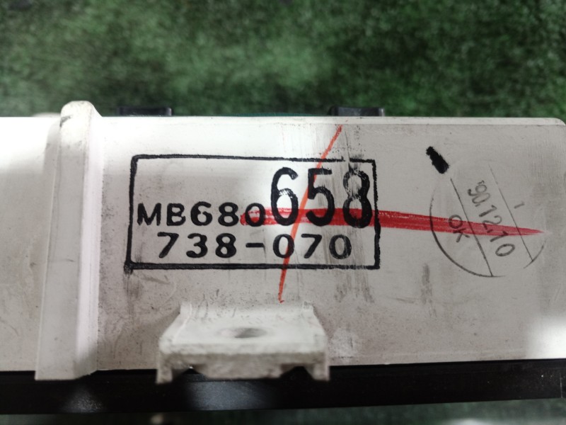 Recambio de cuadro instrumentos para mitsubishi colt (cj0) 1300 glx referencia OEM IAM MB680658 MB680658 MB680658