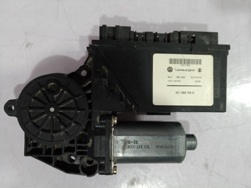 Recambio de motor elevalunas delantero derecho para volkswagen golf iv berlina (1j1) referencia OEM IAM 0130821765 0130821765 01