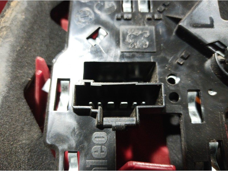 Recambio de piloto trasero izquierdo para peugeot 307 berlina (s2) d-sign referencia OEM IAM 89023238 89023238 89023238