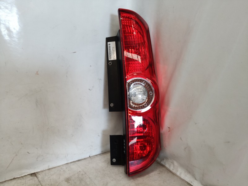 Recambio de piloto trasero derecho para fiat doblo 1.3 16v jtd cat referencia OEM IAM   