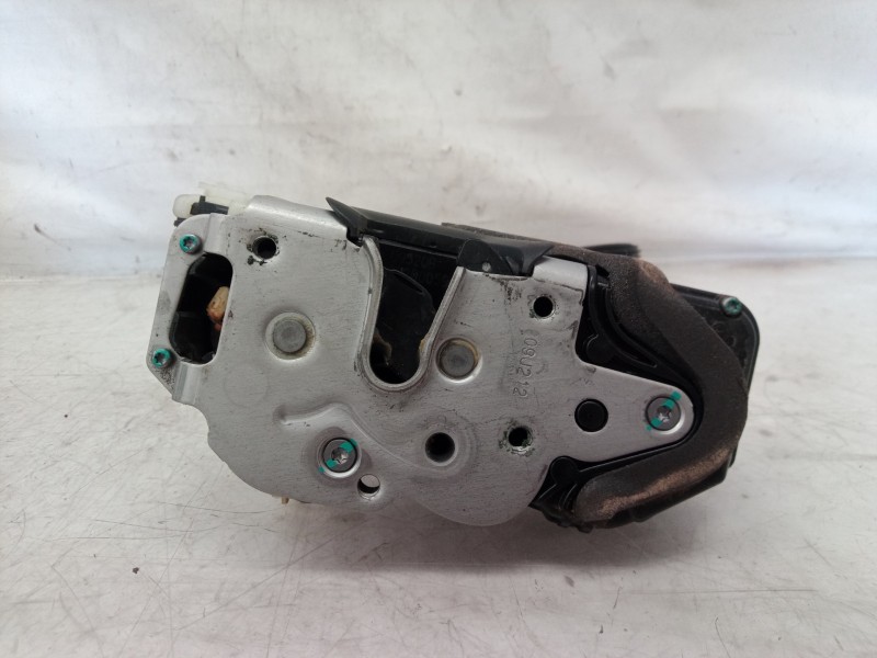 Recambio de cerradura puerta delantera derecha para opel insignia sports tourer cosmo referencia OEM IAM 13503802 13503802 13503