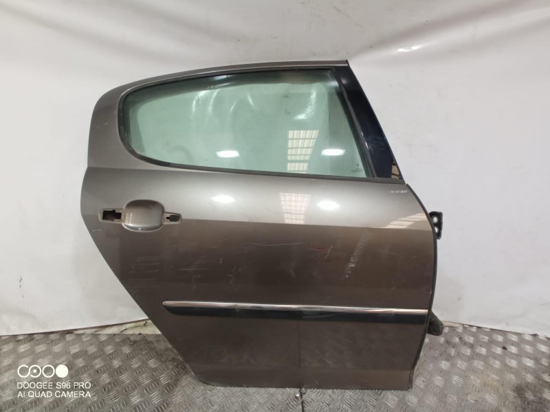 Recambio de puerta trasera derecha para peugeot 407 referencia OEM IAM   