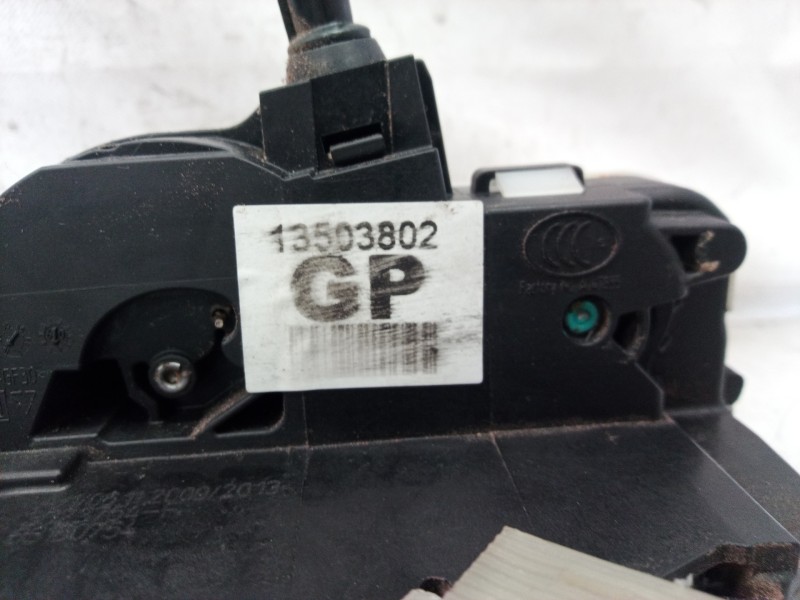 Recambio de cerradura puerta delantera derecha para opel insignia sports tourer cosmo referencia OEM IAM 13503802 13503802 13503