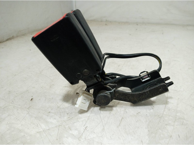 Recambio de cinturon seguridad trasero para peugeot 308 sw allure referencia OEM IAM 98002031 98002031 98002031
