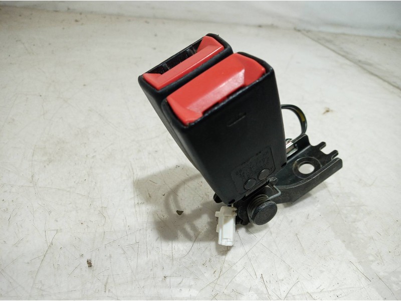 Recambio de cinturon seguridad trasero para peugeot 308 sw allure referencia OEM IAM 98002031 98002031 98002031